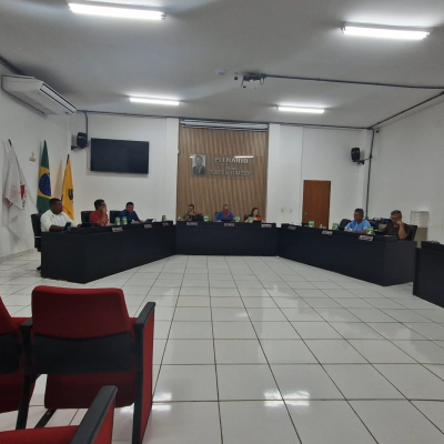 4ª Reunião Ordinária teve projetos de lei aprovados por unanimidade, com a participação de todos os vereadores.