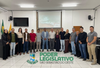 O Poder Legislativo recebeu nesta quarta-feira (16) os representantes da Secretaria de Desenvolvimento Econômico e Agronegócio, com o secretário Vitor Colossal, e da Secretaria de Meio Ambiente e Mudanças Climáticas, com a secretária Daniela Teixeira